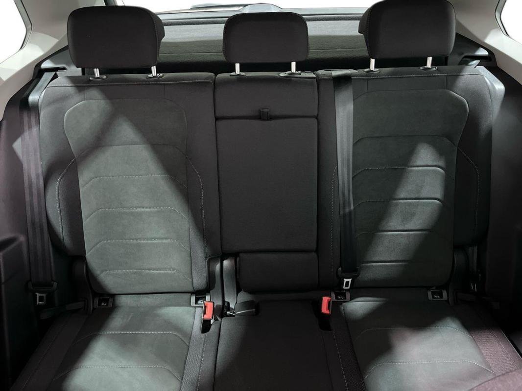 Volkswagen Tiguan - Photo 22