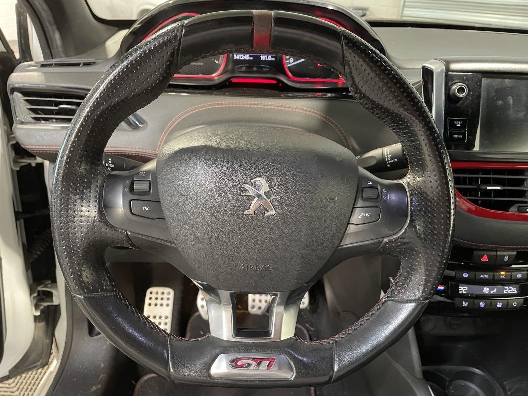 Peugeot 208 - Photo 14