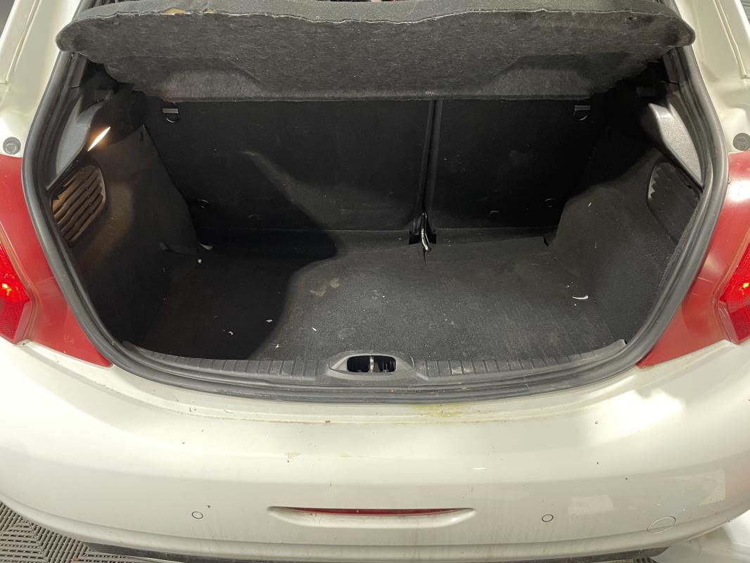 Peugeot 208 - Photo 16