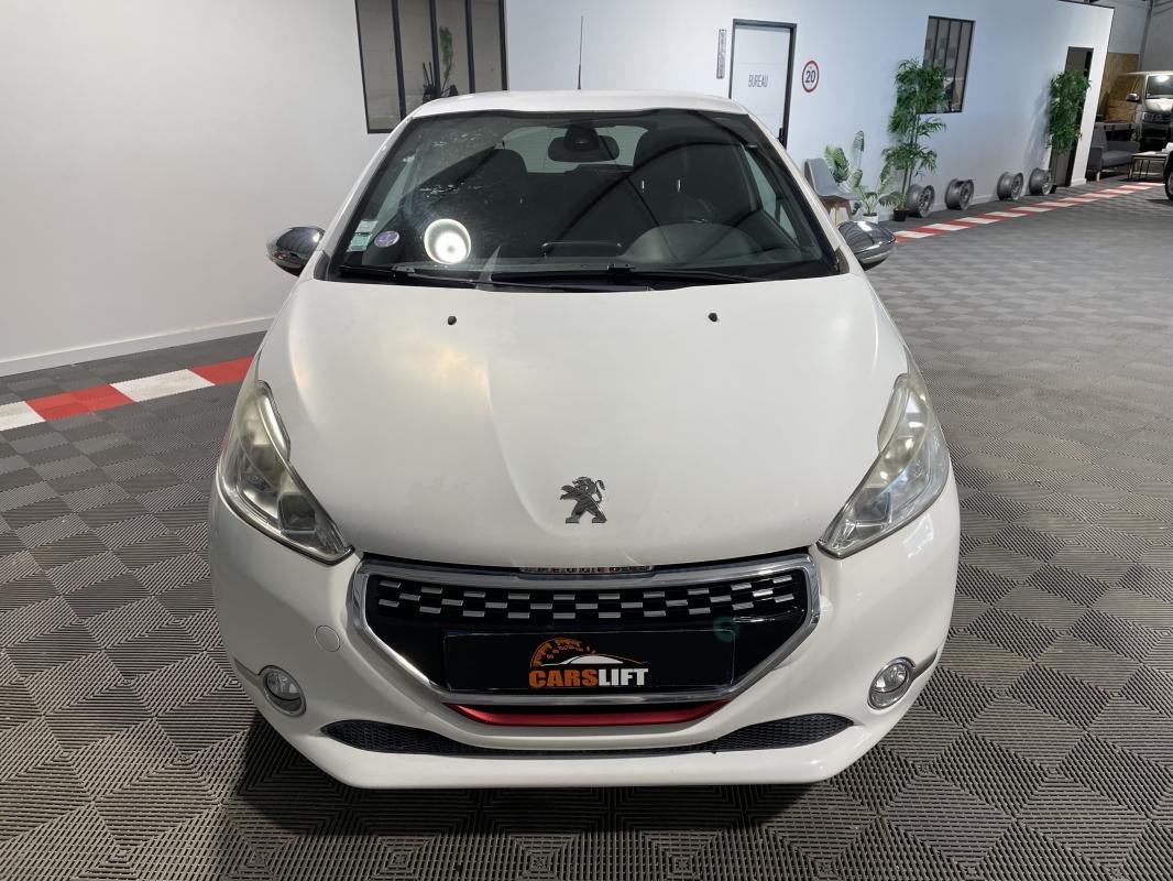 Peugeot 208 - Photo 2