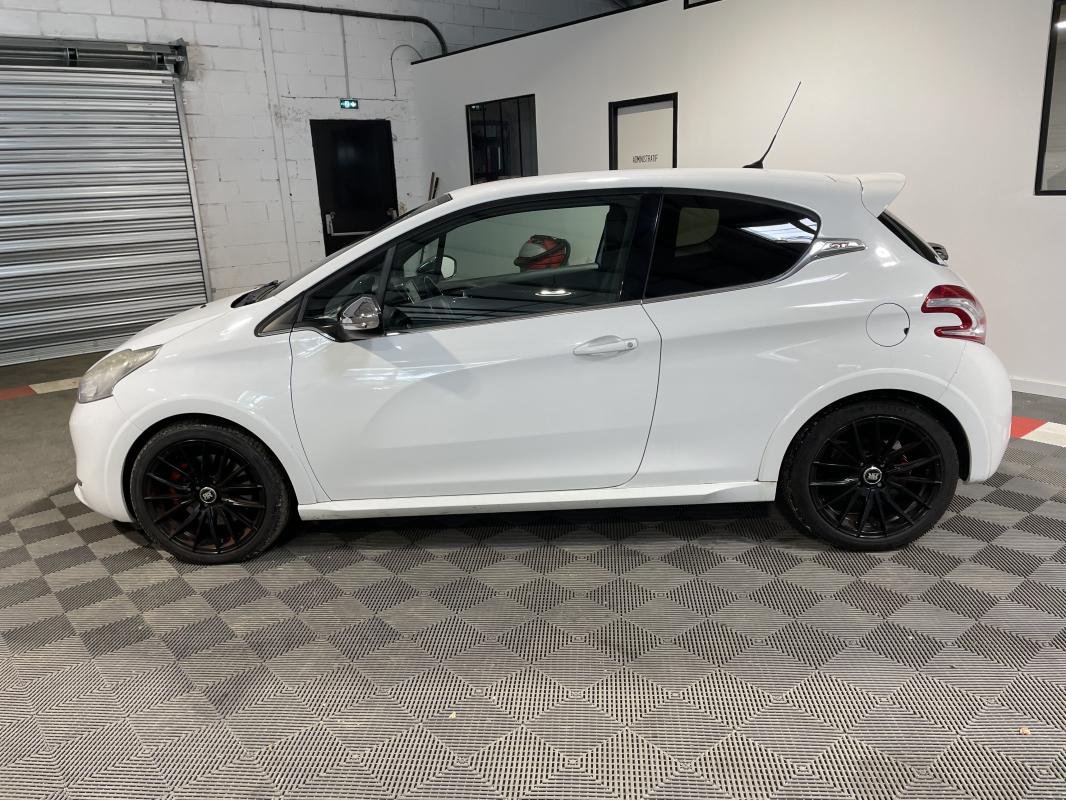 Peugeot 208 - Photo 8