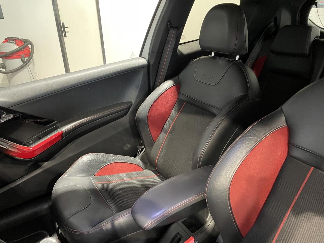 Peugeot 208 - Photo 10