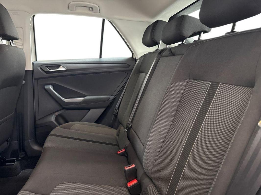 Volkswagen T-Roc - Photo 23