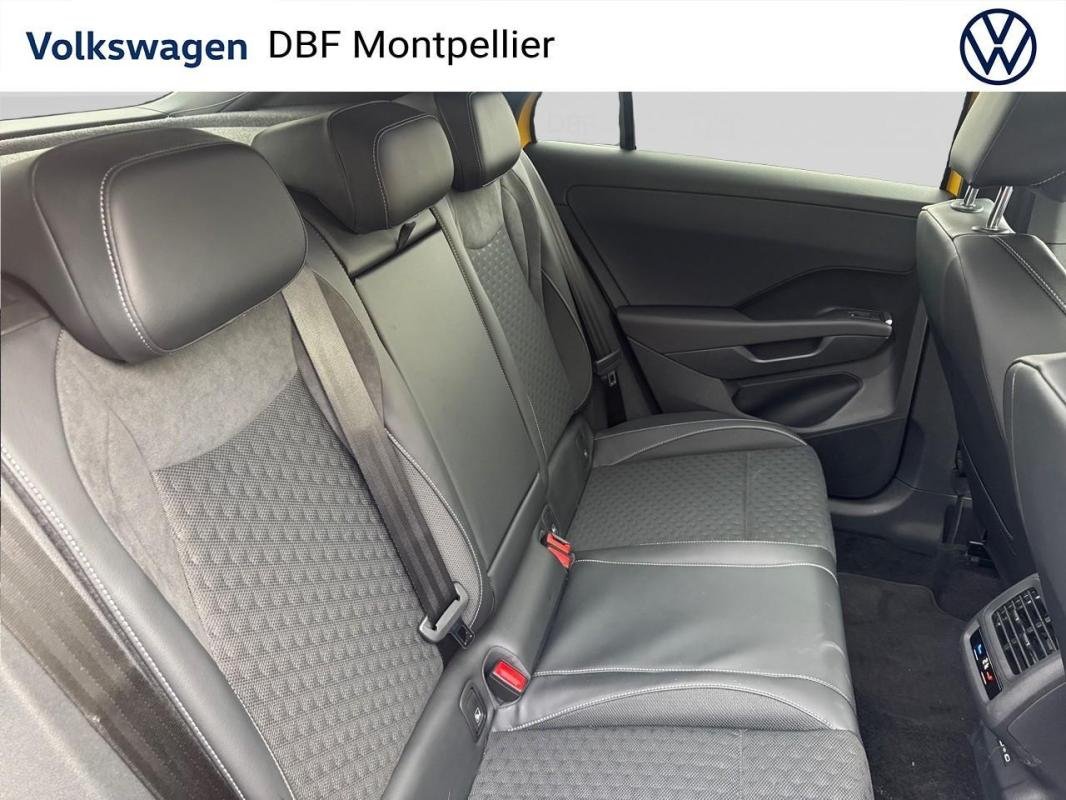 Volkswagen T-Roc - Photo 11