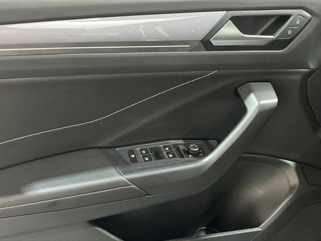 Volkswagen T-Roc - Photo 15
