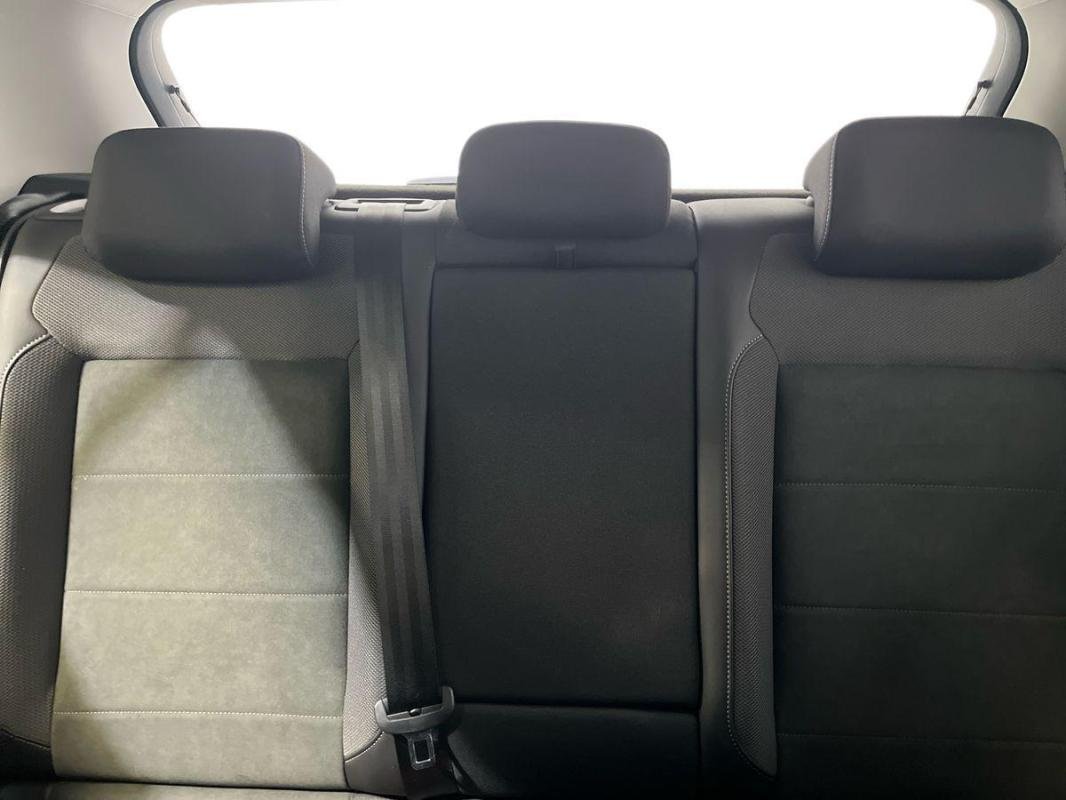 Volkswagen T-Roc - Photo 22