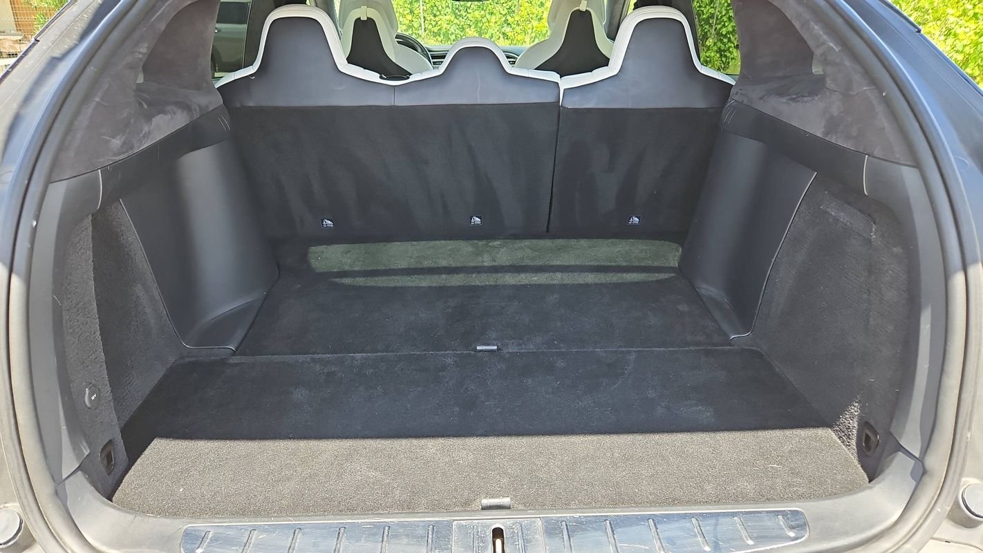 Tesla Model X - Photo 14