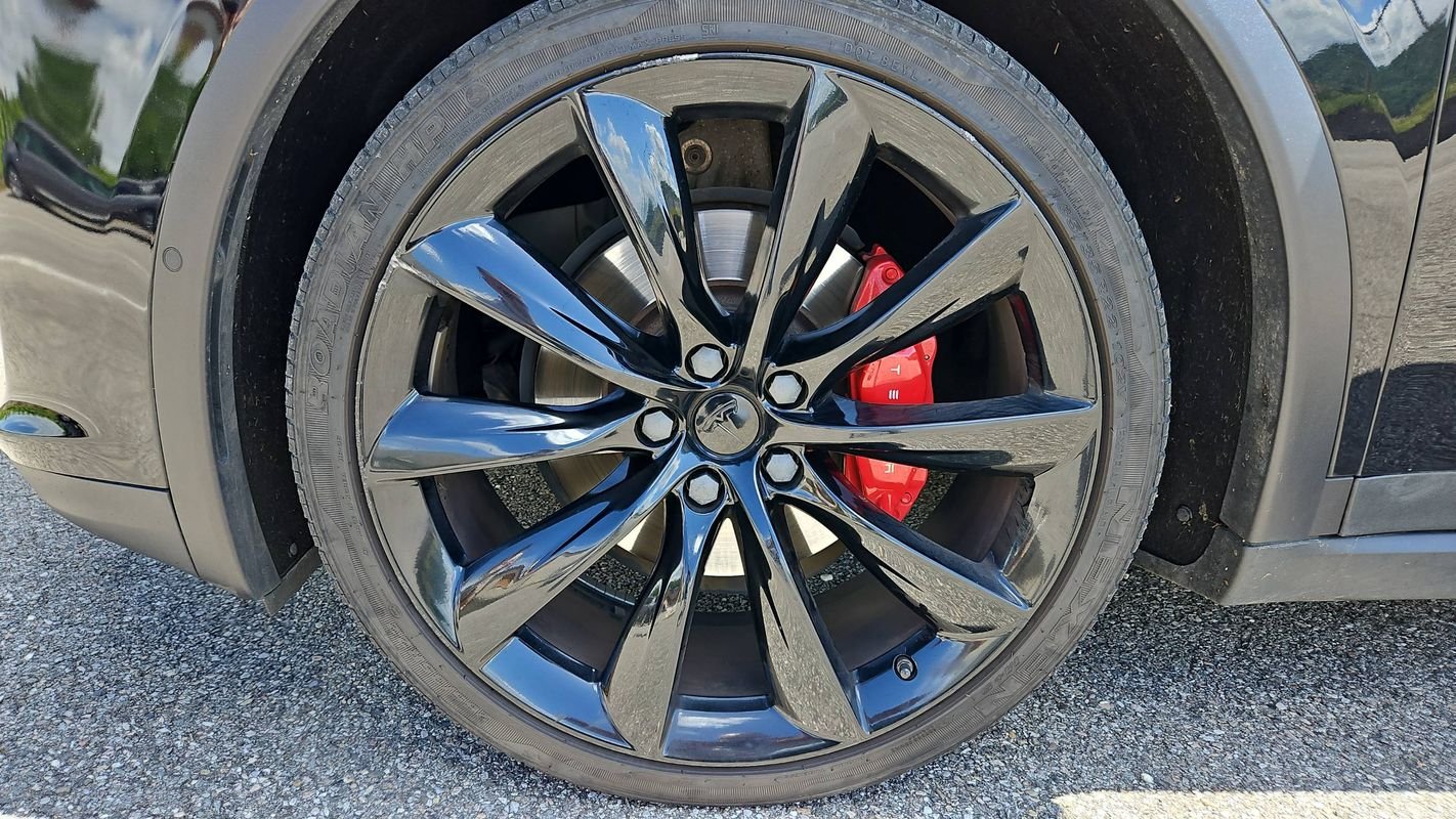 Tesla Model X - Photo 18