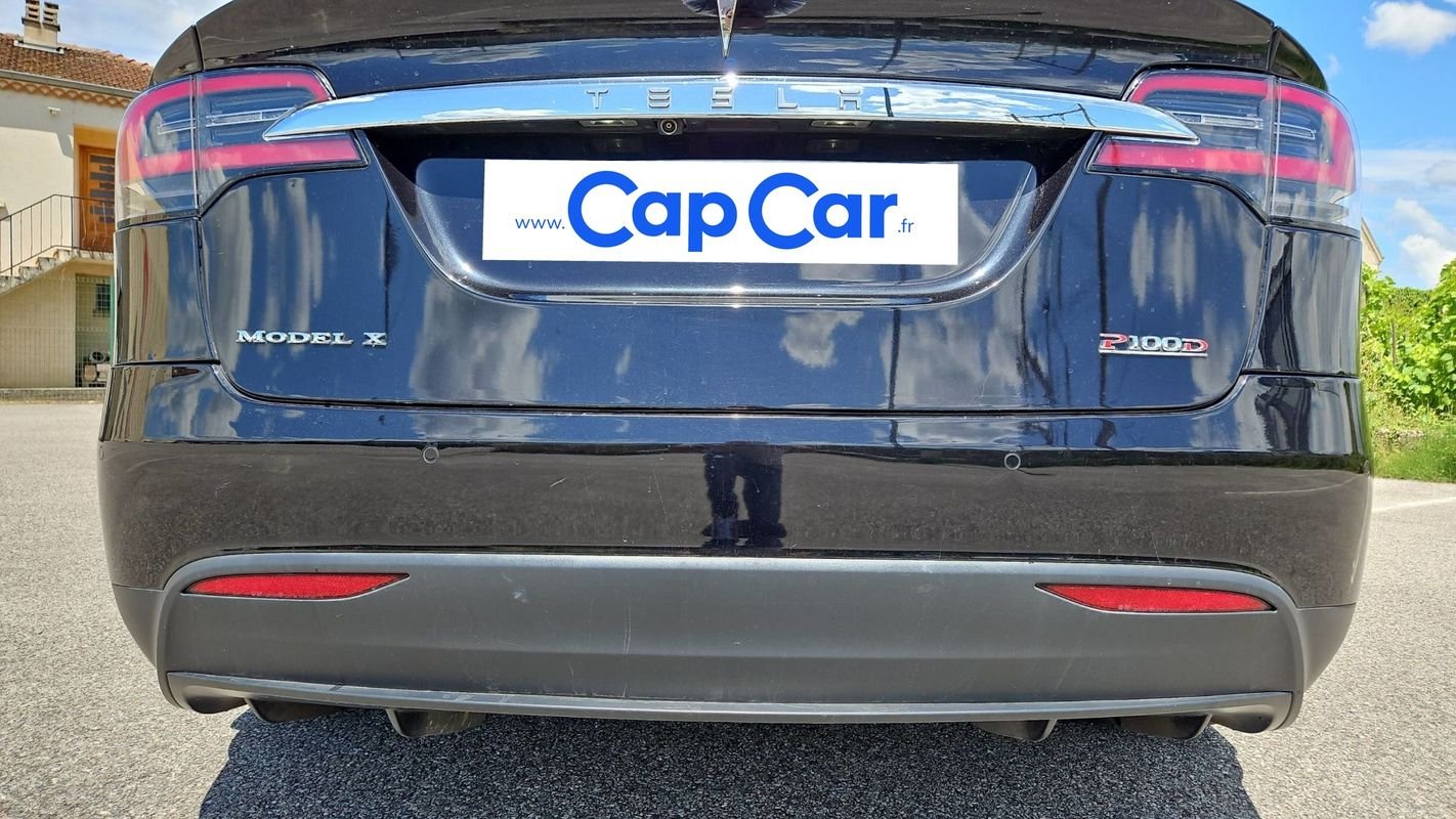 Tesla Model X - Photo 21