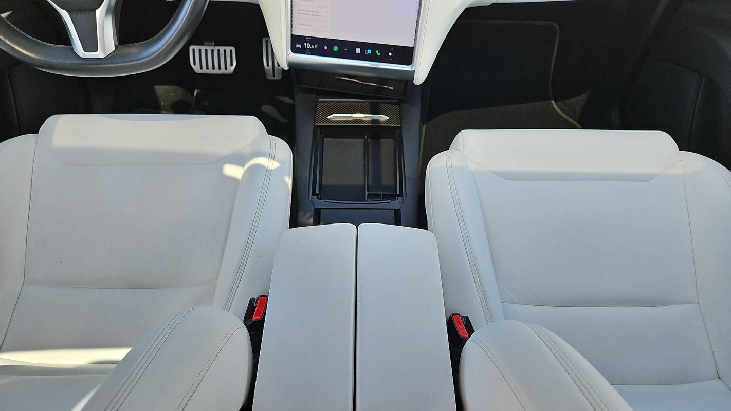 Tesla Model X - Photo 25