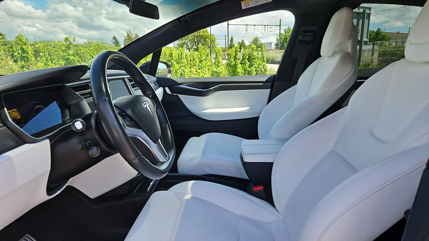 Tesla Model X - Photo 26