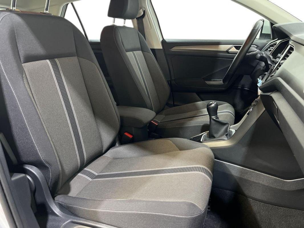 Volkswagen T-Roc - Photo 13