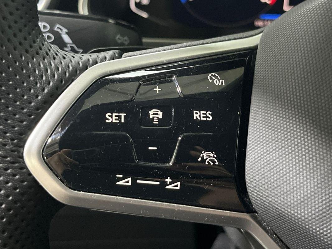 Volkswagen T-Roc - Photo 21