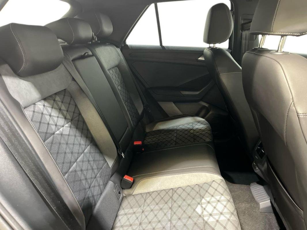 Volkswagen T-Roc - Photo 23