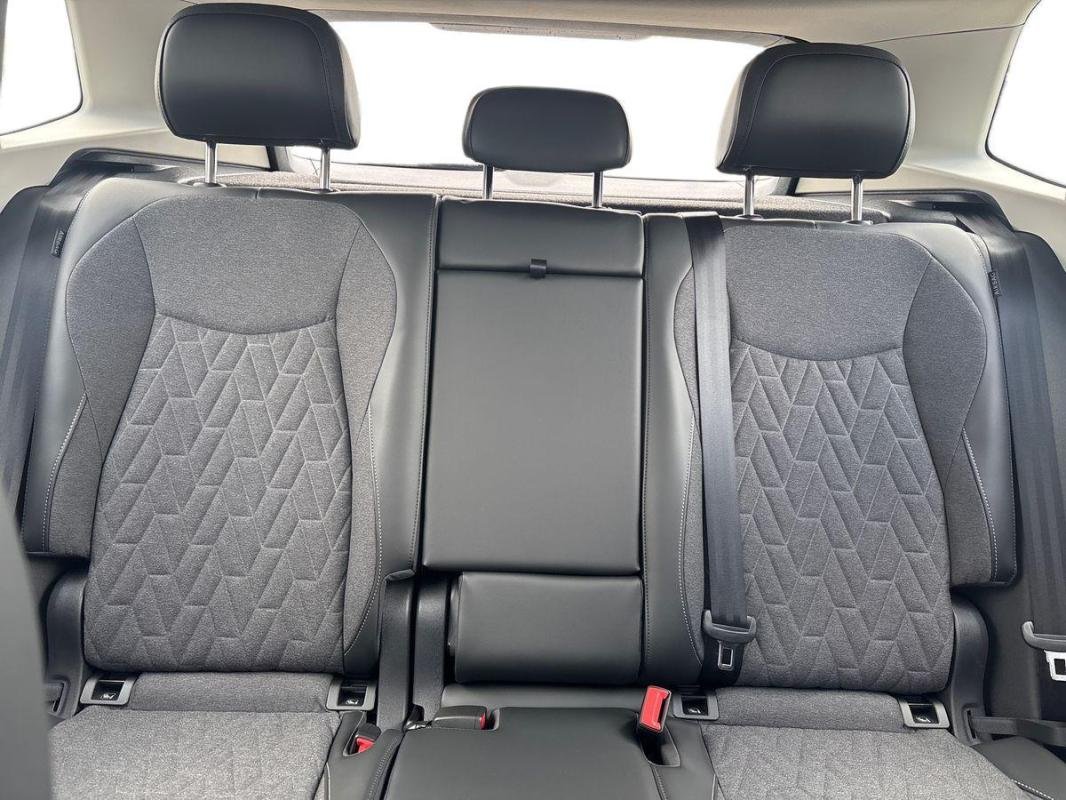 Volkswagen Tiguan - Photo 22