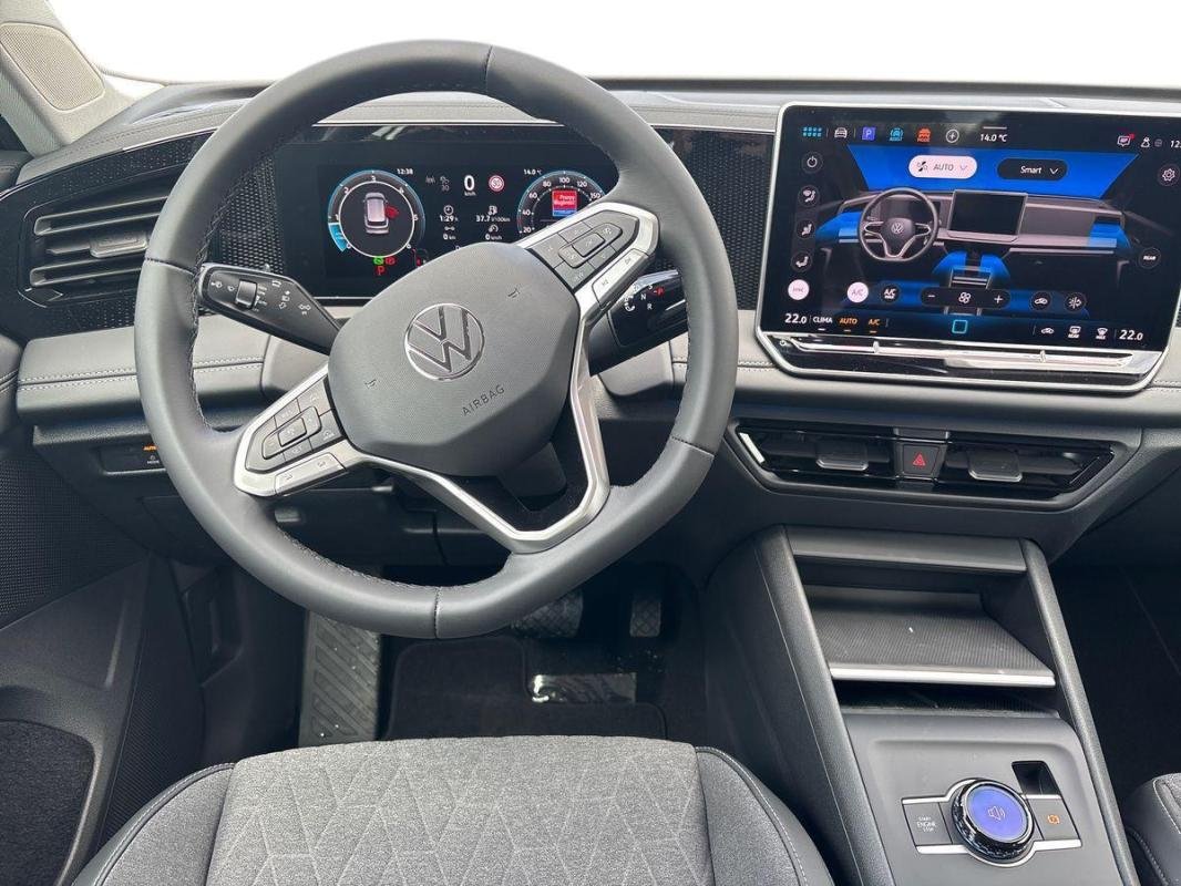 Volkswagen Tiguan - Photo 24