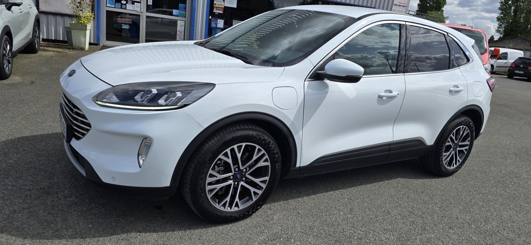 Ford Kuga - Photo 1