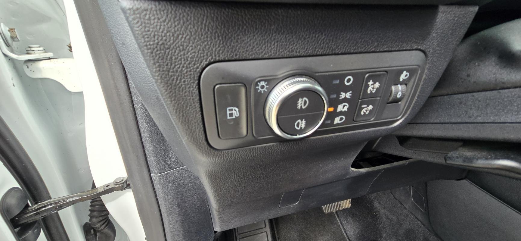 Ford Kuga - Photo 12