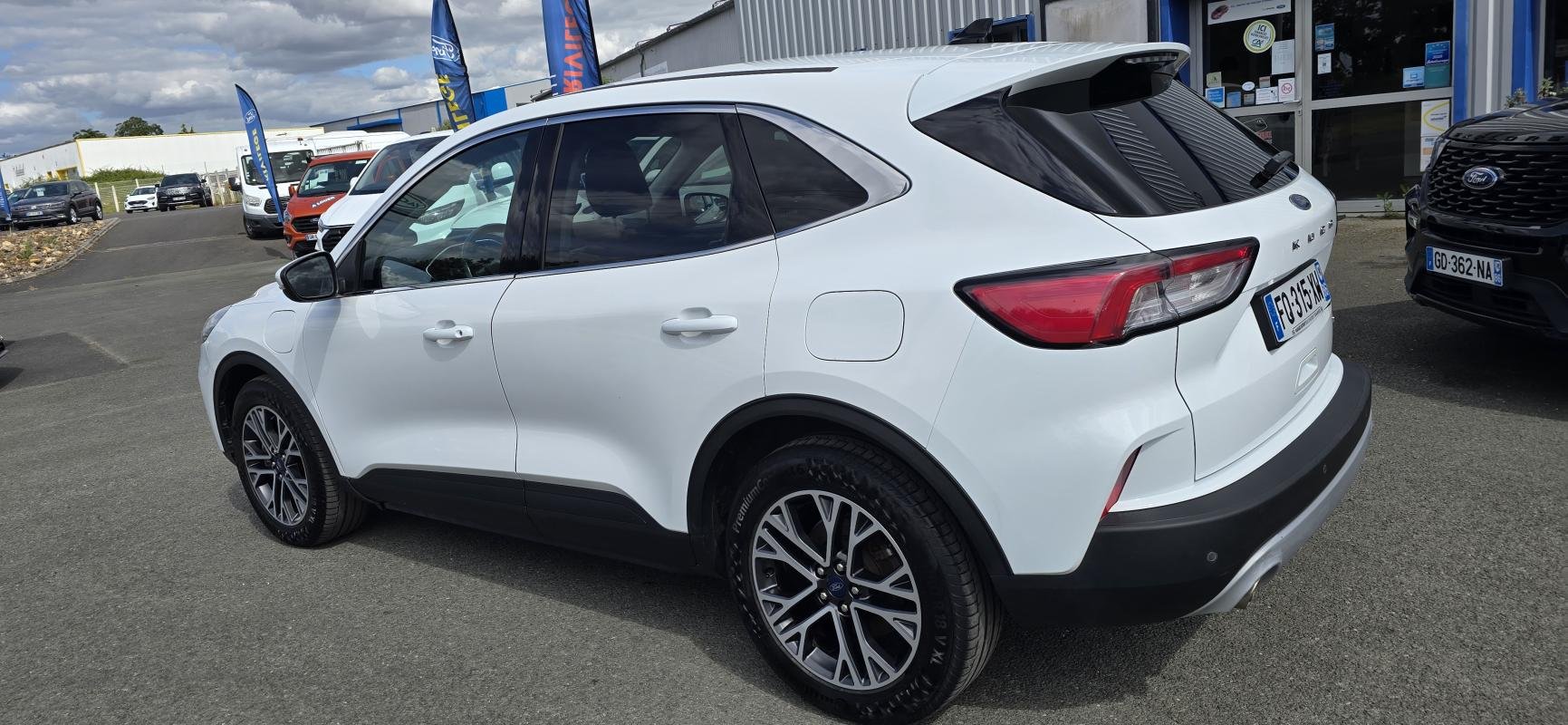 Ford Kuga - Photo 2