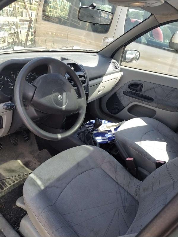 Renault Clio - Photo 2