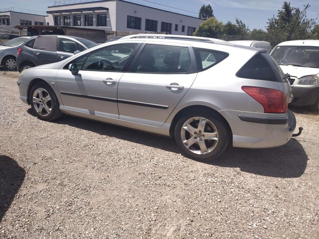 Peugeot 407 SW - Photo 1