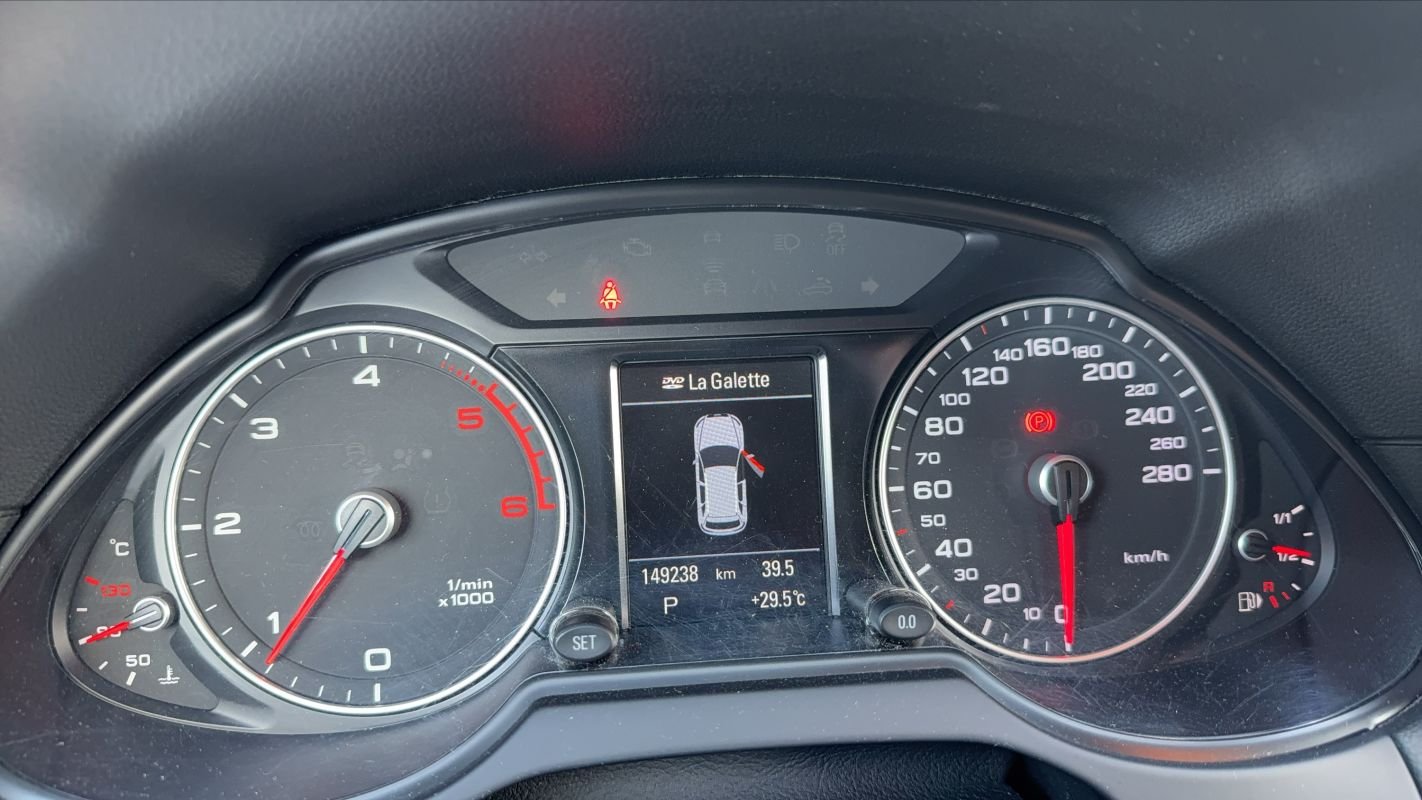 Audi Q5 - Photo 12