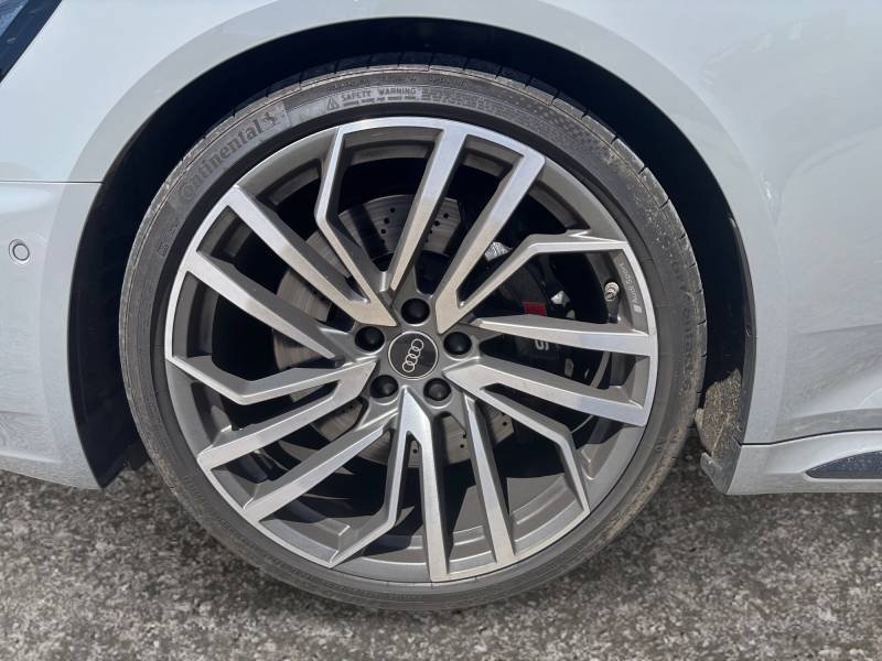 Audi A4 - Photo 15