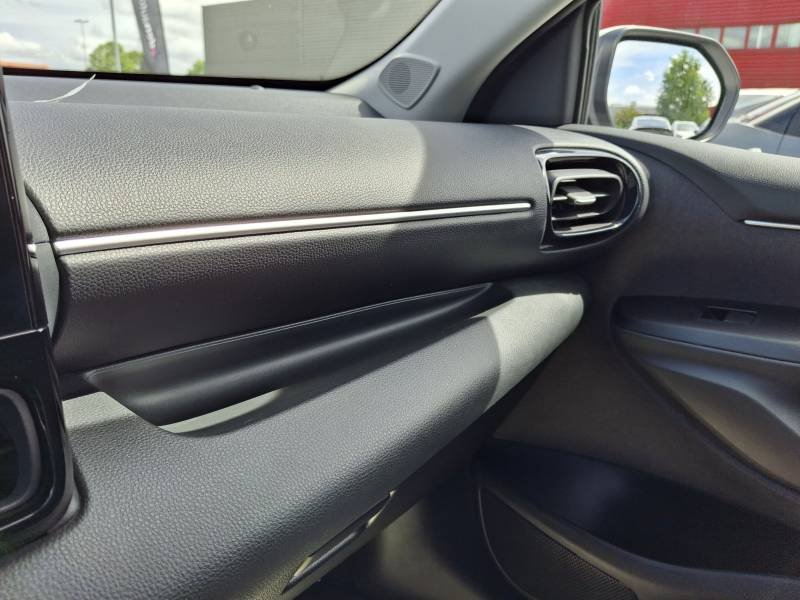 Toyota Yaris - Photo 24