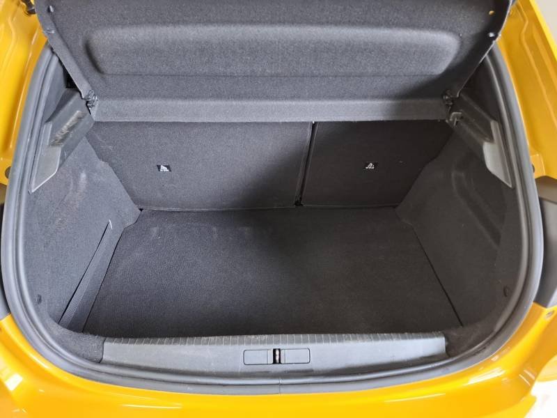 Peugeot 208 - Photo 12