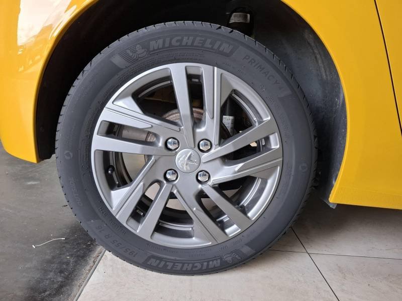 Peugeot 208 - Photo 9