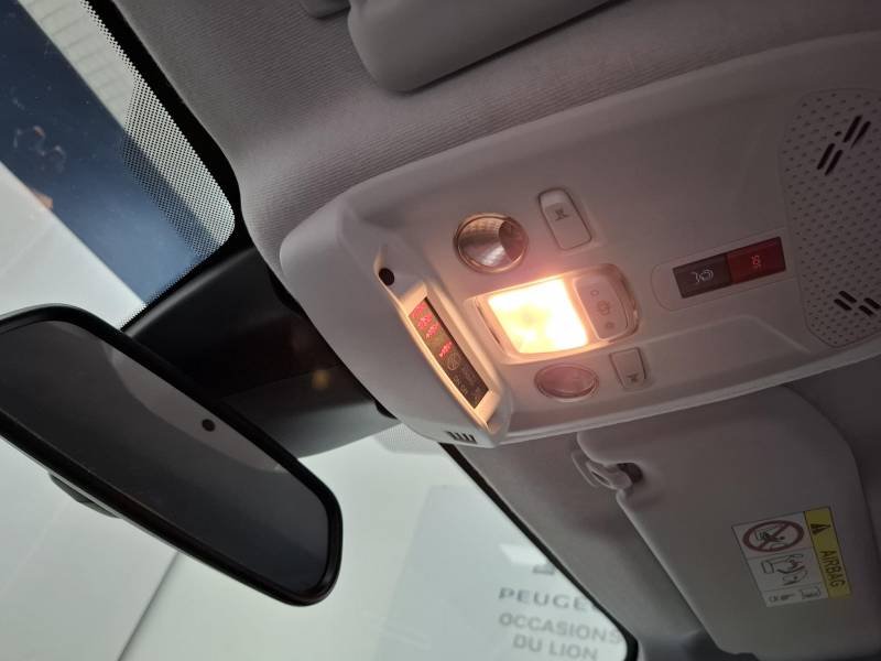 Peugeot 208 - Photo 31