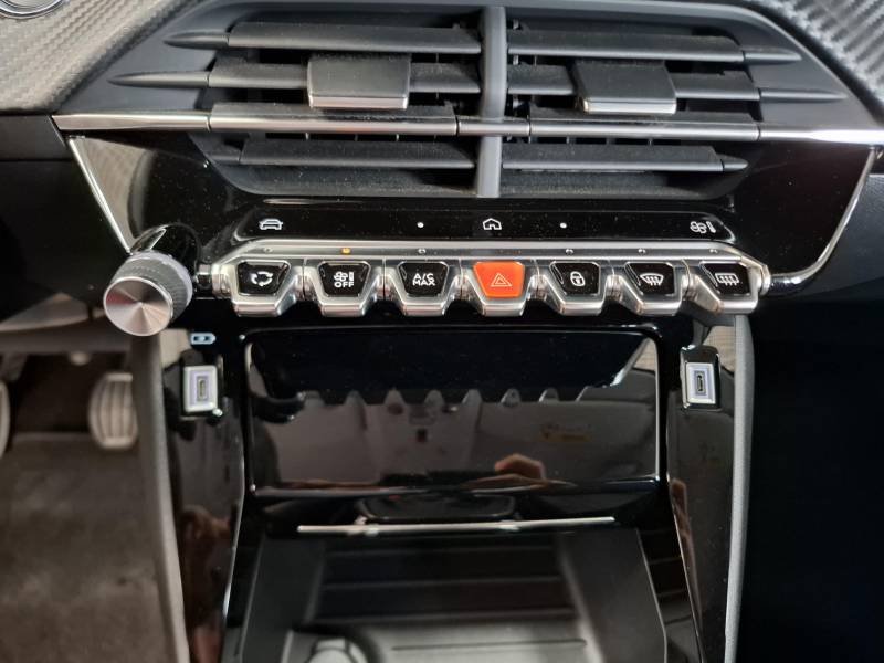 Peugeot 208 - Photo 27