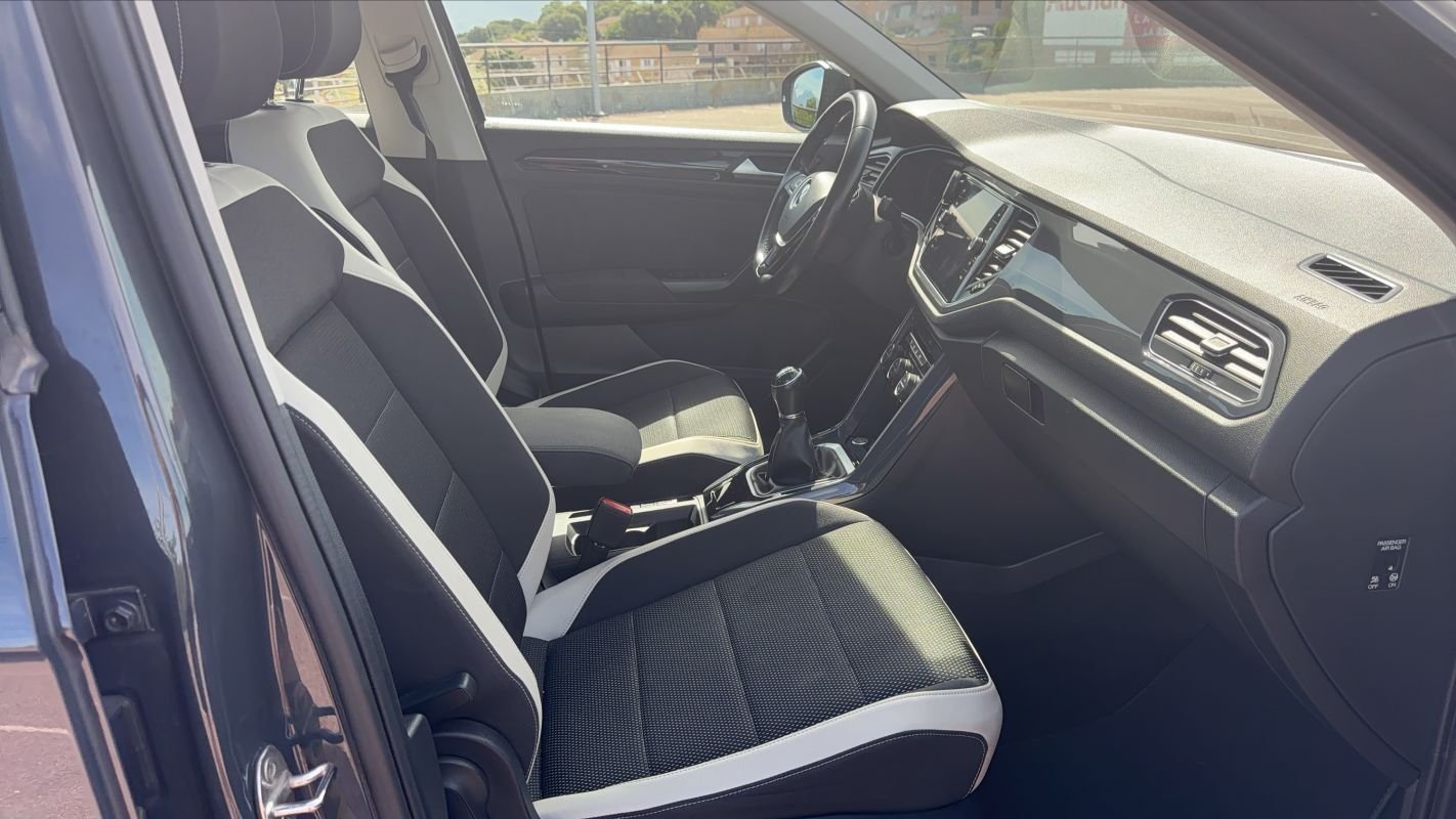 Volkswagen T-Roc - Photo 28