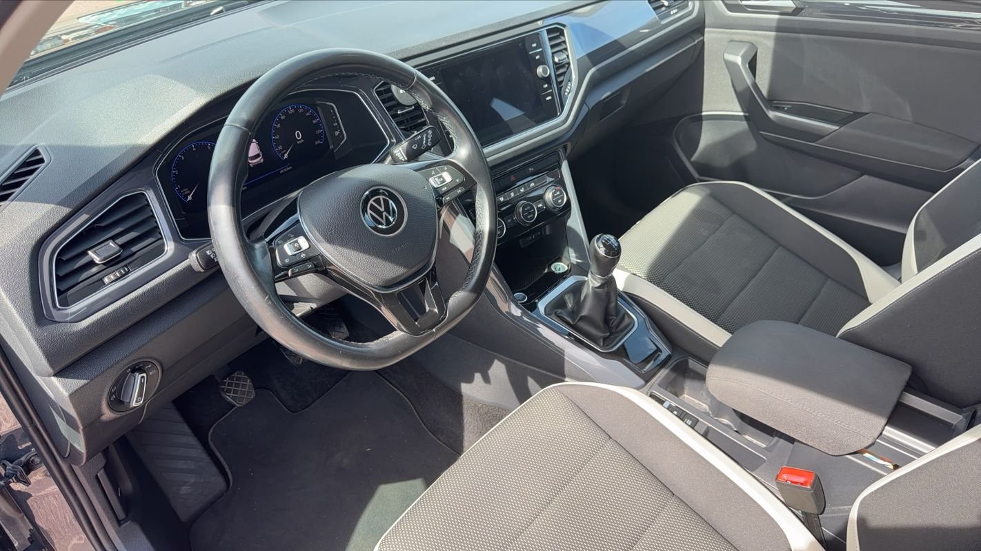 Volkswagen T-Roc - Photo 8