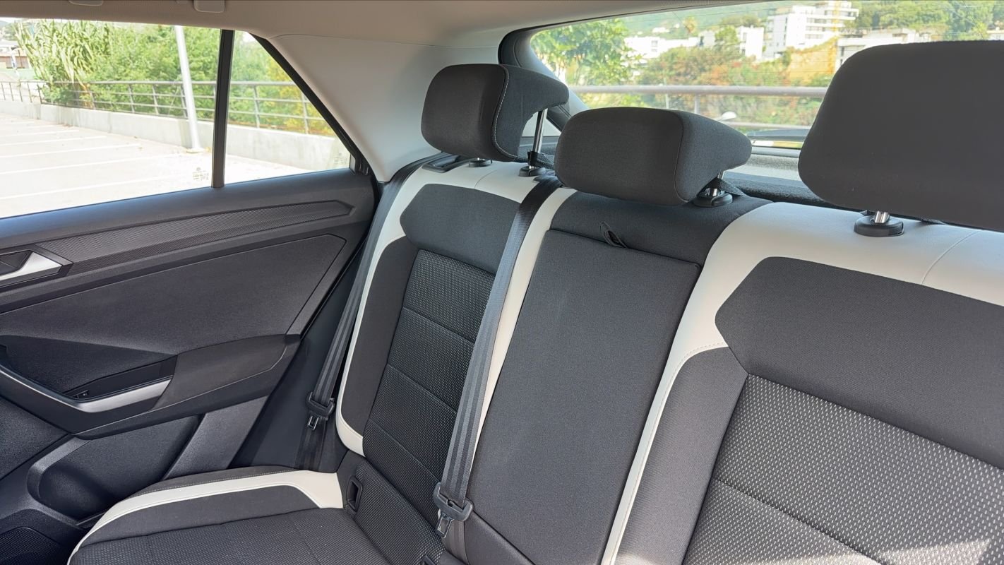 Volkswagen T-Roc - Photo 9