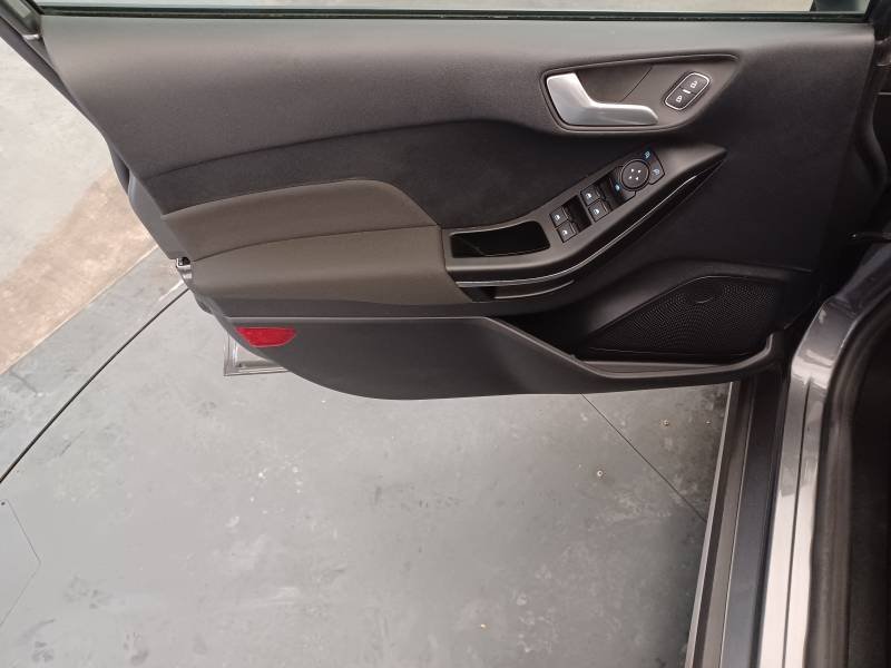 Ford Fiesta - Photo 13
