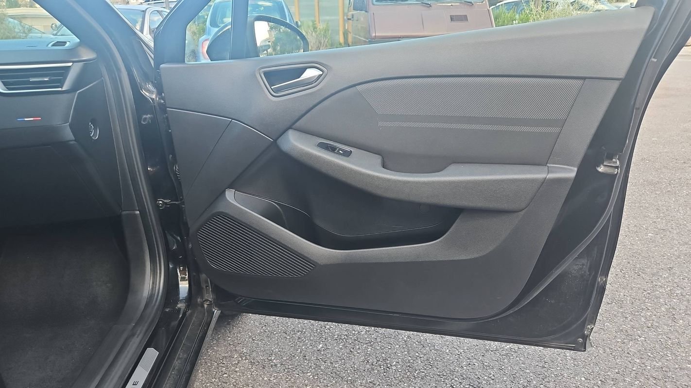 Renault Clio - Photo 23