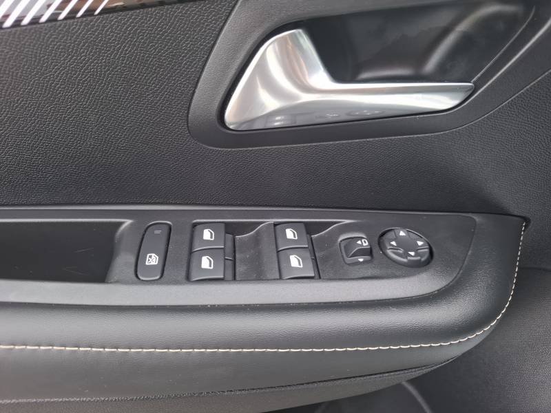 Peugeot 208 - Photo 22