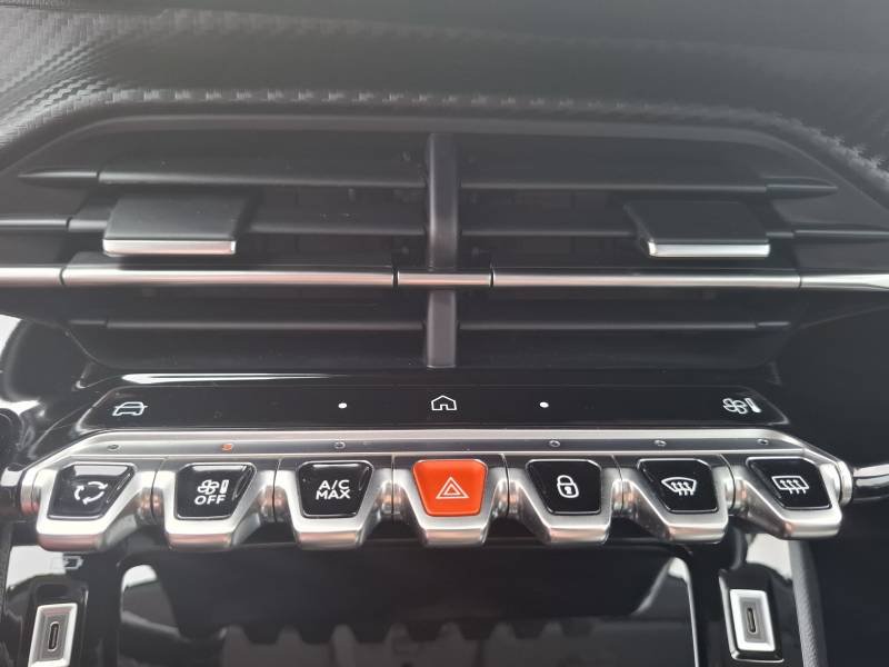 Peugeot 208 - Photo 32