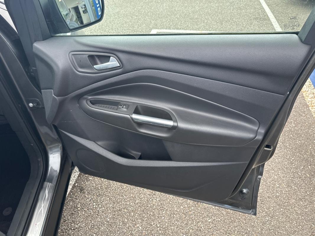 Ford Kuga - Photo 13