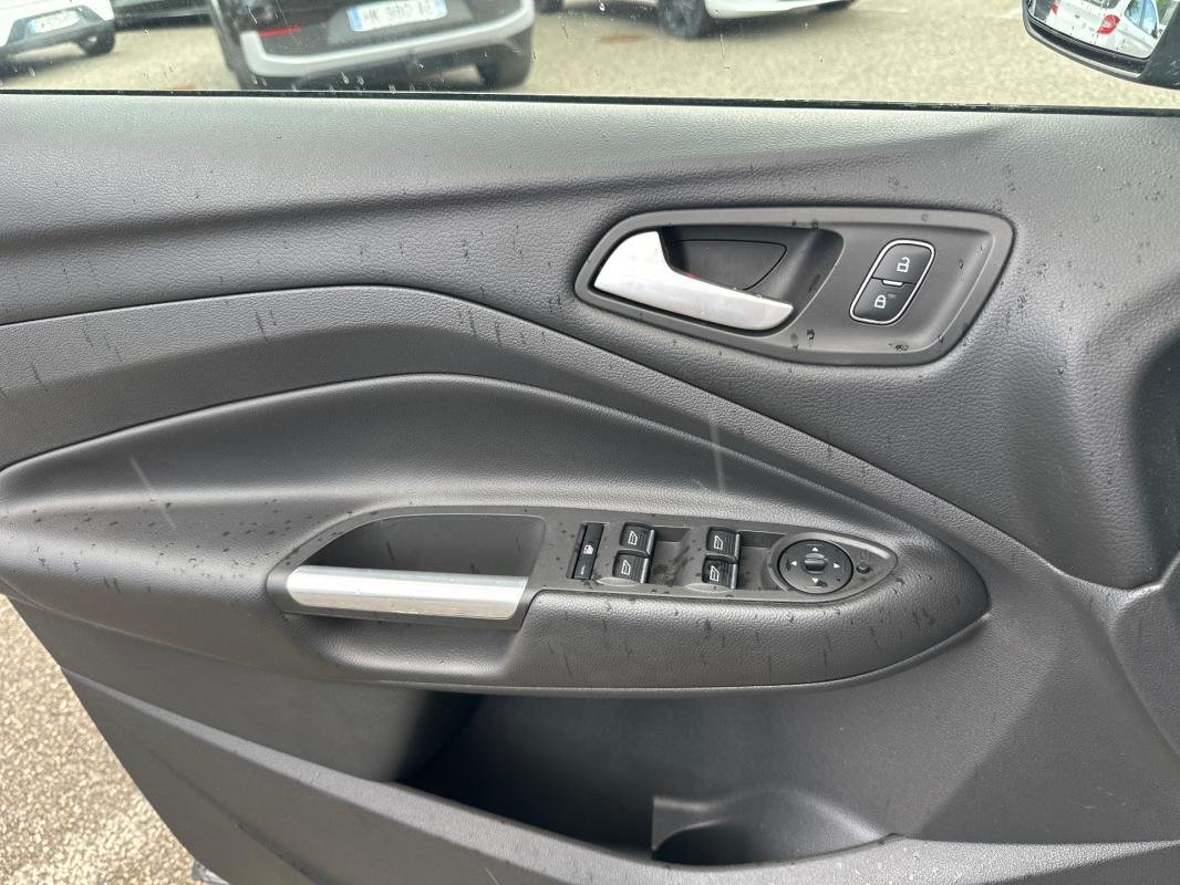 Ford Kuga - Photo 32