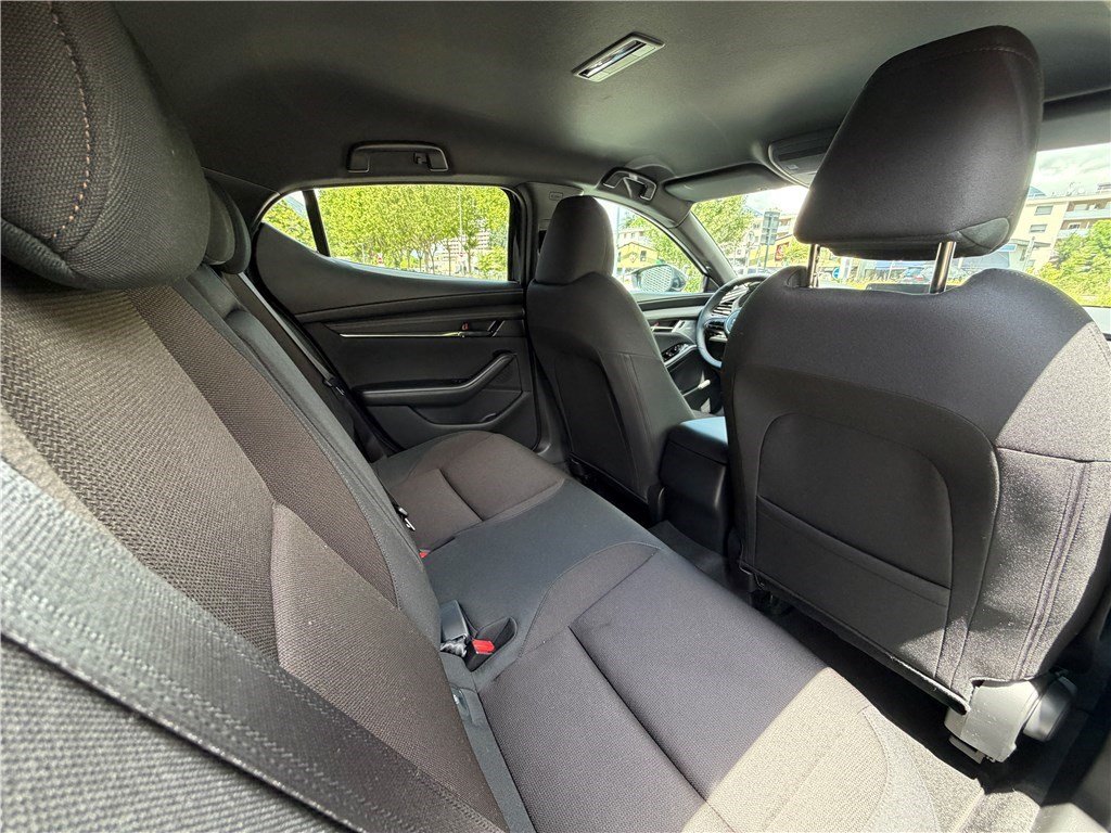 Mazda 3 - Photo 10