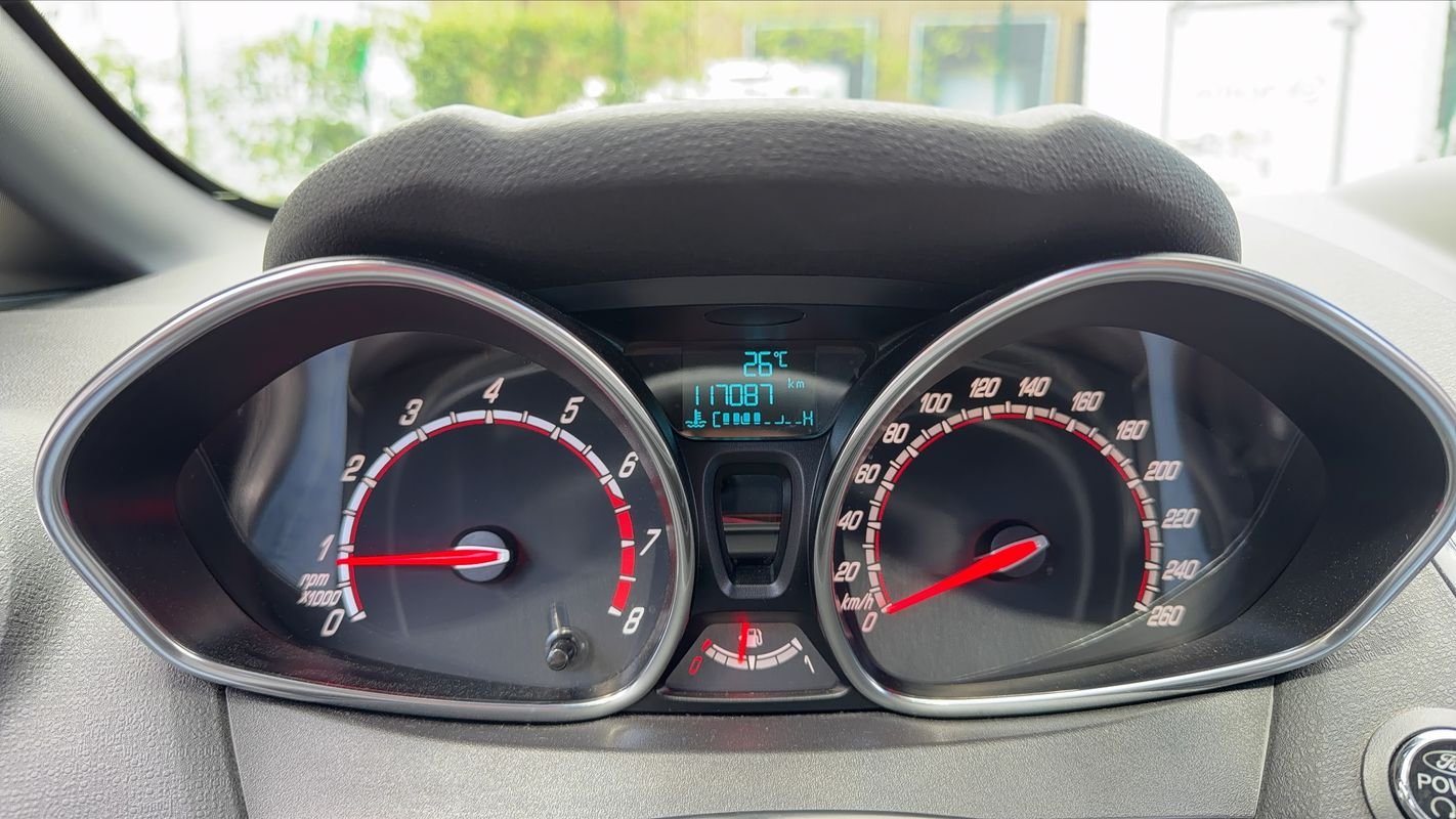 Ford Fiesta - Photo 12