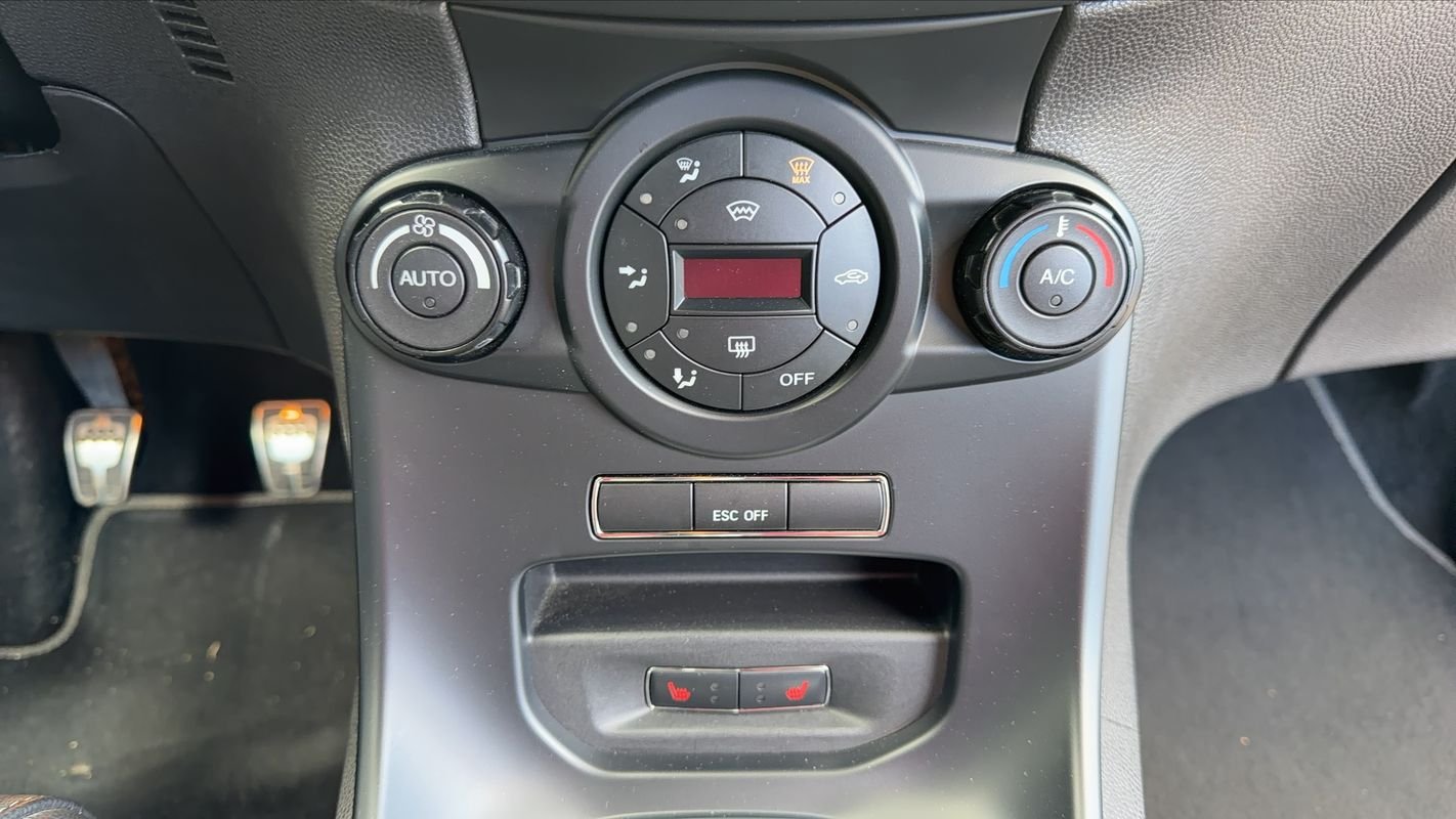 Ford Fiesta - Photo 13