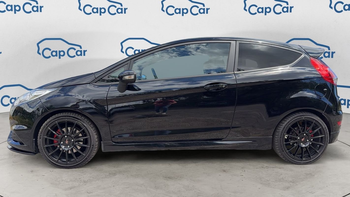 Ford Fiesta - Photo 2