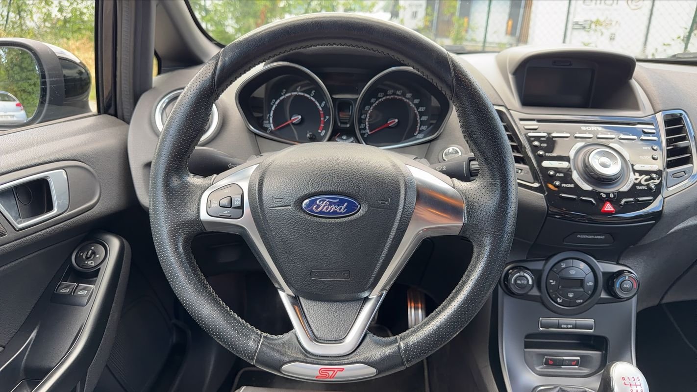 Ford Fiesta - Photo 24