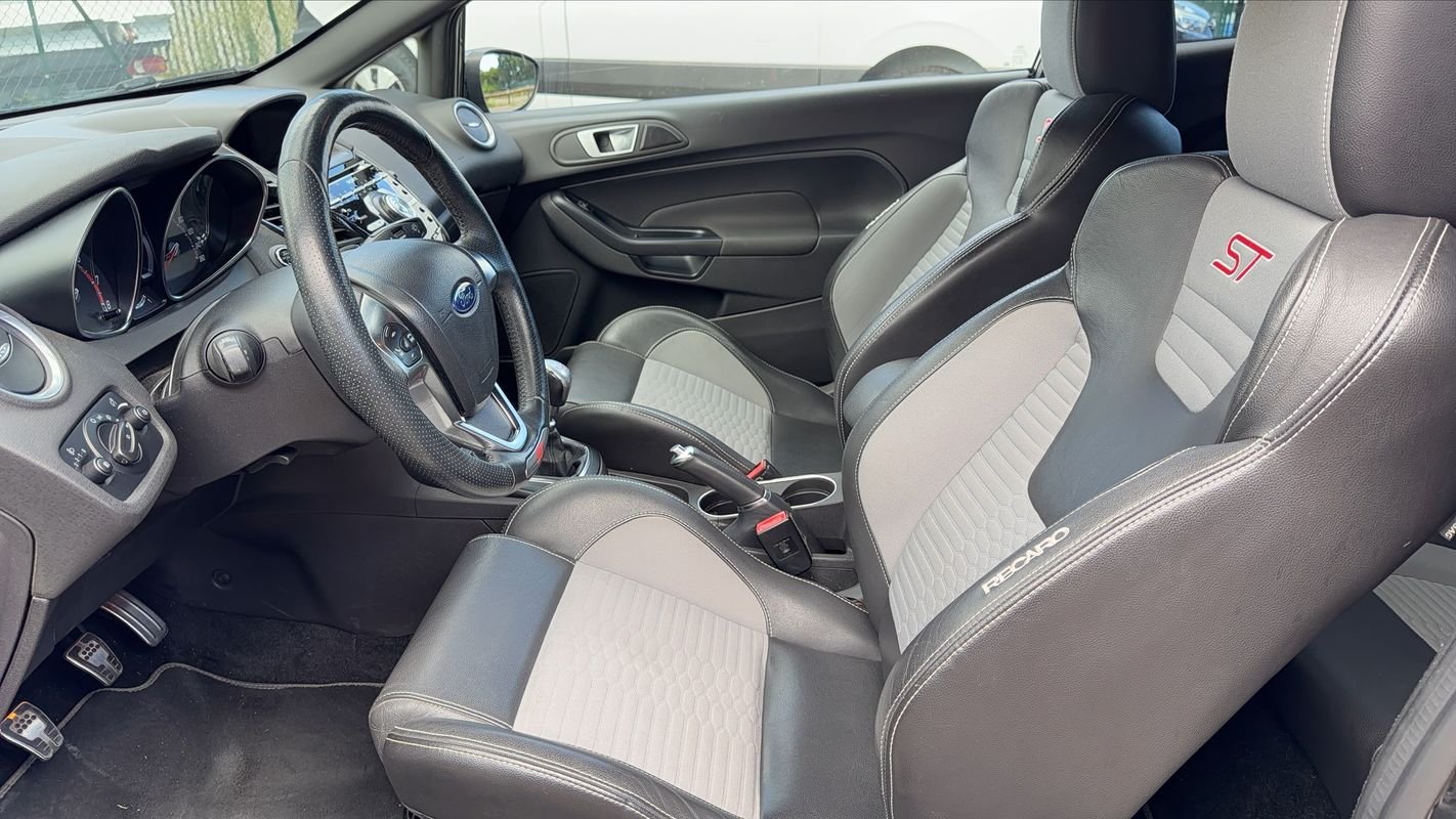 Ford Fiesta - Photo 26