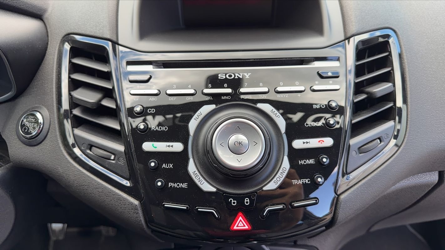 Ford Fiesta - Photo 27