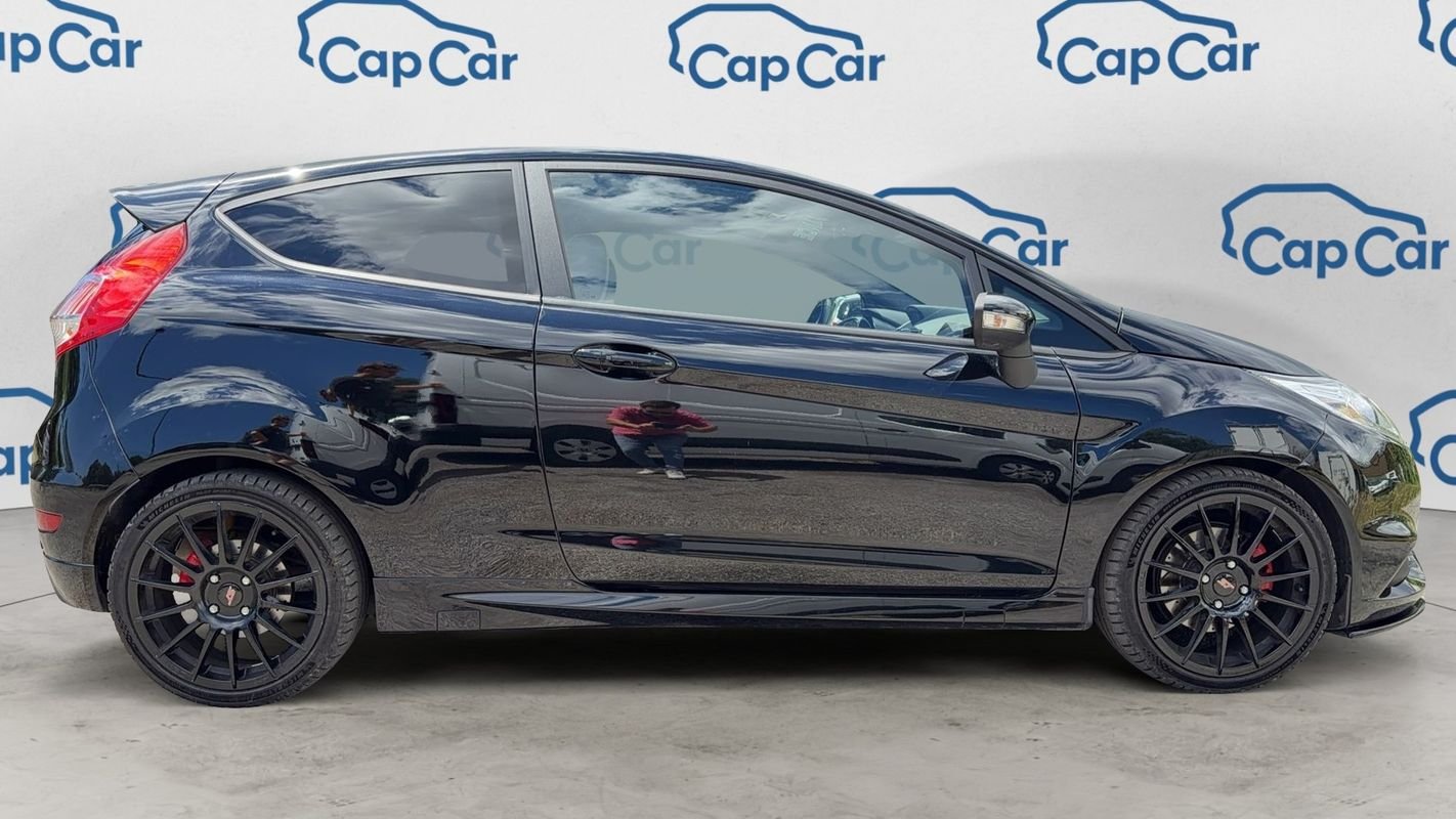 Ford Fiesta - Photo 4