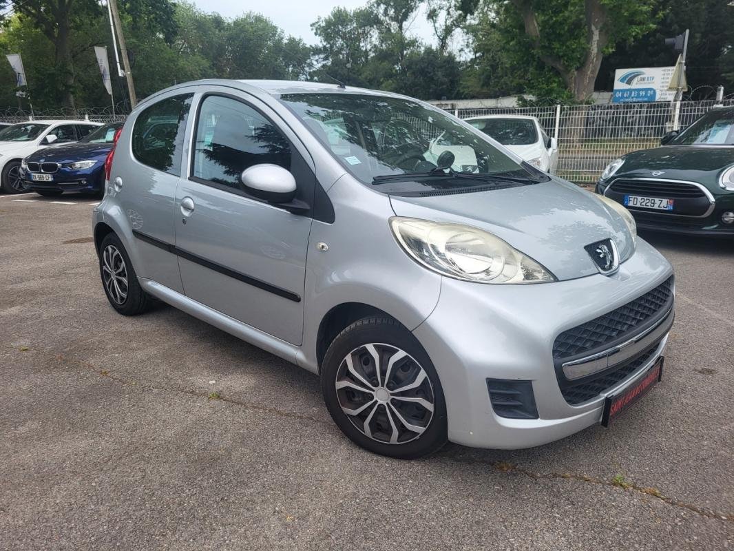 Peugeot 107 - Photo 1